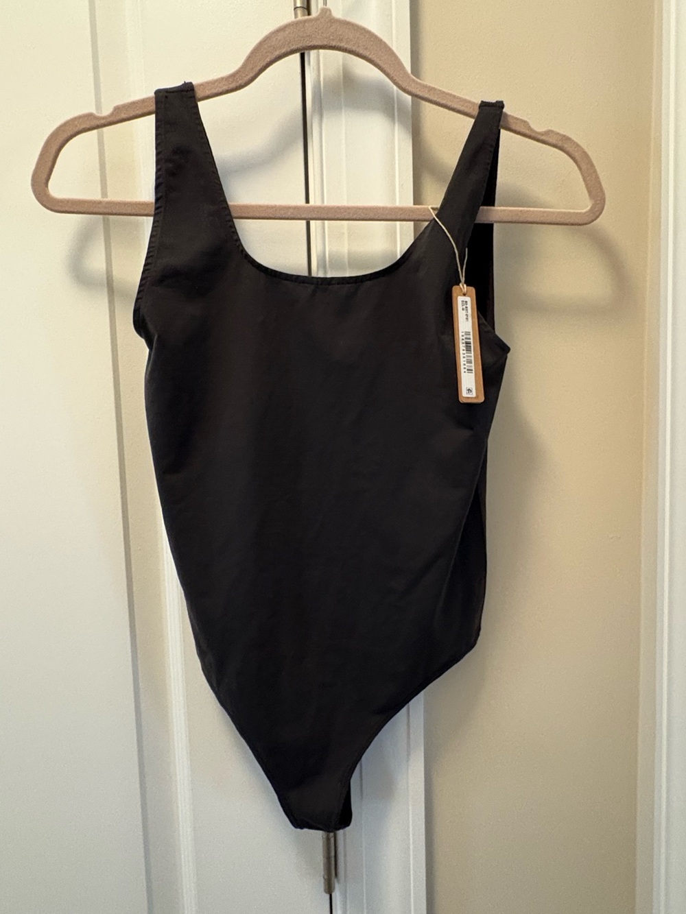 SKIMS Soft Smoothing Seamless Thong Bodysuit Medium NWT